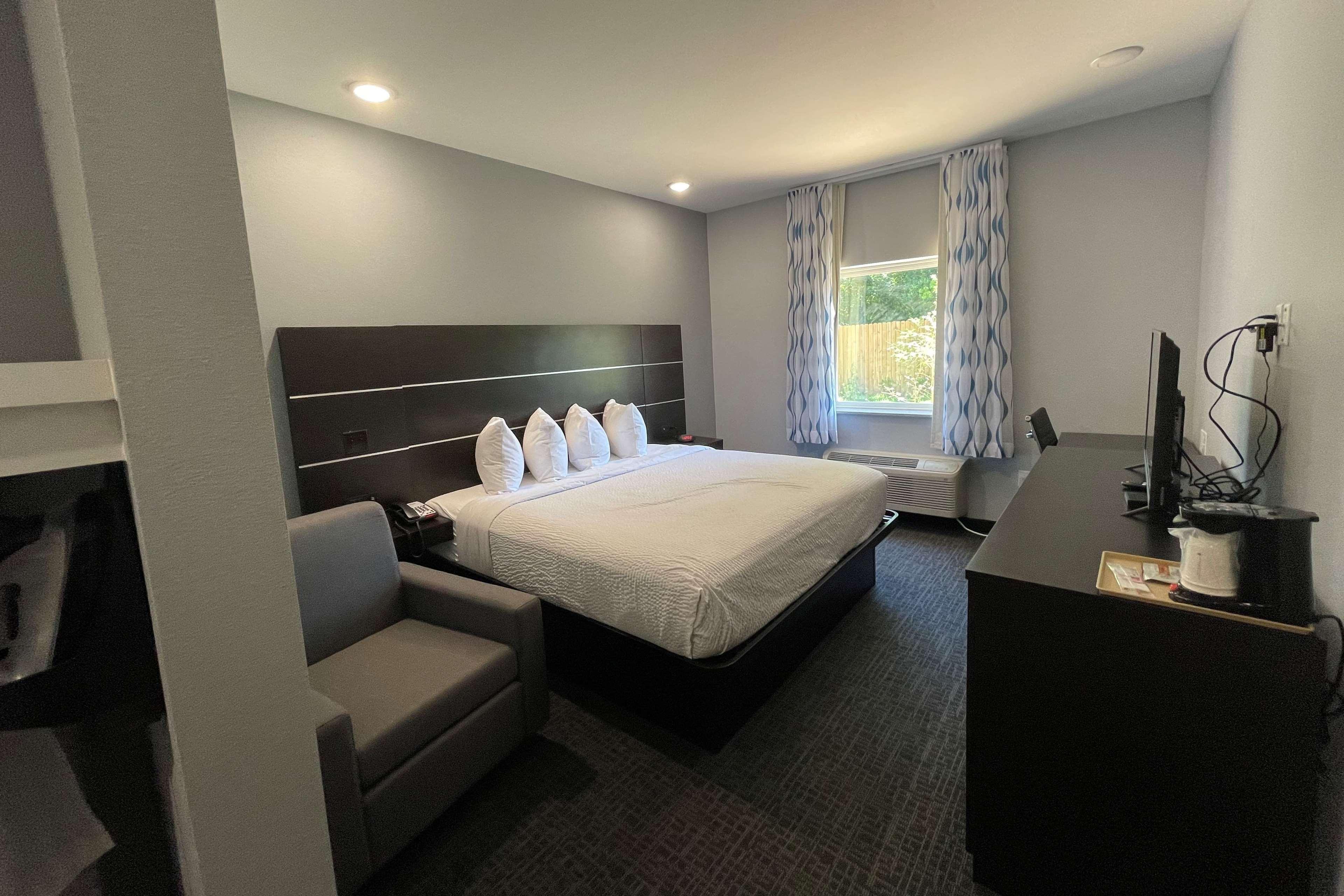 Days Inn By Wyndham Zachary La ภายนอก รูปภาพ